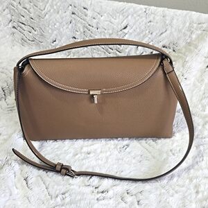 Toteme bag Meddium size in  Tan Color